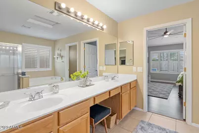 15257 W Hearn Road, Surprise, AZ 85379 - Photo 17
