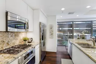 7121 E Rancho Vista Dr, Scottsdale, AZ 85251 - Photo 9