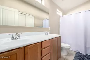 2725 E Mine Creek Rd, Phoenix, AZ 85024 - Photo 15