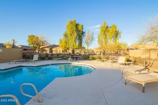 2725 E Mine Creek Rd, Phoenix, AZ 85024 - Photo 25