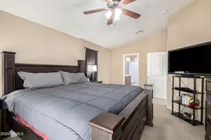 2725 E Mine Creek Rd, Phoenix, AZ 85024 - Photo 13