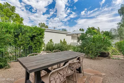 37 Spur Circle, Scottsdale, AZ 85251 - Photo 31