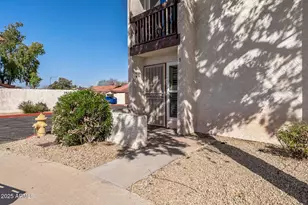 2828 E Waltann Ln, Phoenix, AZ 85032 - Photo 9