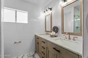 2818 E Malapai Dr, Phoenix, AZ 85028 - Photo 25