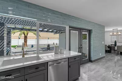 2818 E Malapai Drive, Phoenix, AZ 85028 - Photo 13