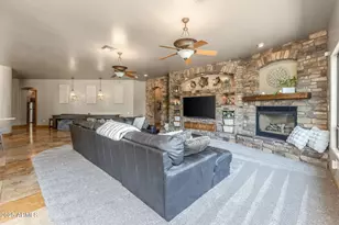 690 E Seattle Slew Ln, Gilbert, AZ 85296 - Photo 9