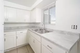 7537 N 21st Ave, Phoenix, AZ 85021 - Photo 11