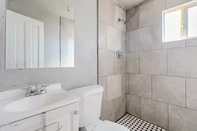 313 W Jones Avenue, Phoenix, AZ 85041 - Photo 21