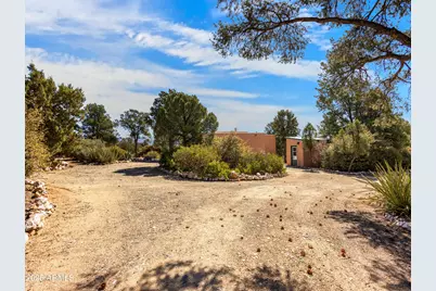 15555 S Middle Ridge Road, Kirkland, AZ 86332 - Photo 49