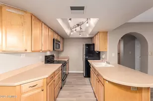 10410 N Cave Creek Rd, Phoenix, AZ 85020 - Photo 15