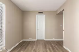 10410 N Cave Creek Rd, Phoenix, AZ 85020 - Photo 33