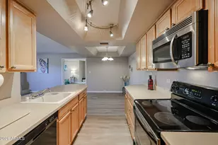 10410 N Cave Creek Rd, Phoenix, AZ 85020 - Photo 11
