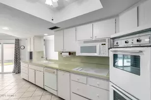 13823 N 108th Dr, Sun City, AZ 85351 - Photo 9