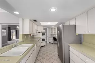 13823 N 108th Dr, Sun City, AZ 85351 - Photo 11