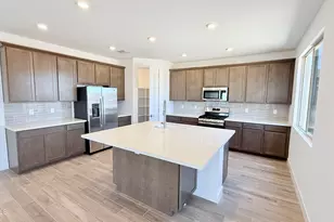 15146 W Gray Fox Trl, Surprise, AZ 85387 - Photo 3