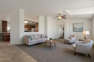 2929 E Sequoia Dr, Phoenix, AZ 85050 - Photo 3