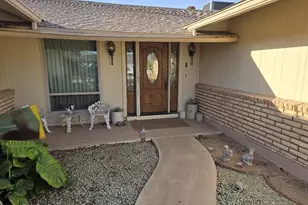 10461 W Wininger Cir, Sun City, AZ 85351 - Photo 3