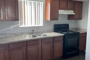 2301 N 28th St, Phoenix, AZ 85008 - Photo 3