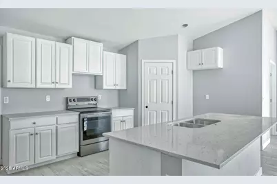 2825 E Pueblo Avenue, Phoenix, AZ 85040 - Photo 5