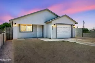 2825 E Pueblo Ave, Phoenix, AZ 85040 - Photo 1