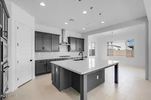 7670 W Crabapple Dr, Peoria, AZ 85383 - Photo 7