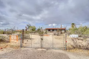 2212 E South Mountain Ave, Phoenix, AZ 85042 - Photo 1