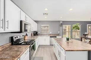 11737 W Robin Dr, Sun City, AZ 85373 - Photo 3