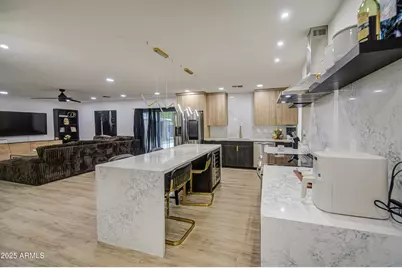 919 W Port Royale Lane, Phoenix, AZ 85023 - Photo 11