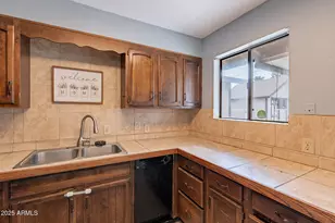 163 Peretz Cir, Morristown, AZ 85342 - Photo 11