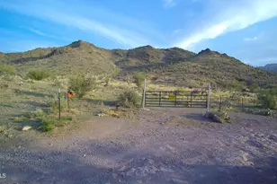 009 N Elephant Butte Rd, Queen Valley, AZ 85118 - Photo 1