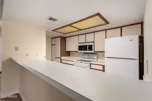 1021 S Greenfield Rd, Mesa, AZ 85206 - Photo 7