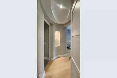 8 Biltmore Estate #325, Phoenix, AZ 85016 - Photo 11