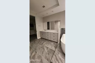 8 Biltmore Estate #325, Phoenix, AZ 85016 - Photo 17