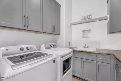 3675 N 59th Place, Phoenix, AZ 85018 - Photo 33