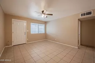 1915 N 26th Pl, Phoenix, AZ 85008 - Photo 3