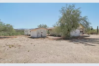 32455 S Lisa Drive, Black Canyon City, AZ 85324 - Photo 3