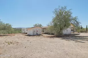32455 S Lisa Dr, Black Canyon City, AZ 85324 - Photo 3