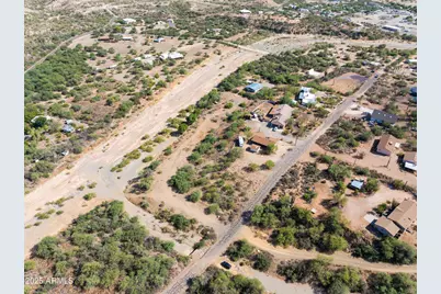 32455 S Lisa Drive, Black Canyon City, AZ 85324 - Photo 17