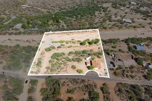 32455 S Lisa Dr, Black Canyon City, AZ 85324 - Photo 15