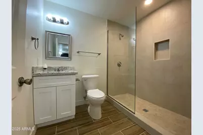 2704 E Southgate Avenue, Phoenix, AZ 85040 - Photo 3