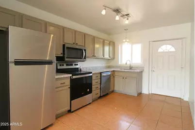 2704 E Southgate Avenue, Phoenix, AZ 85040 - Photo 15