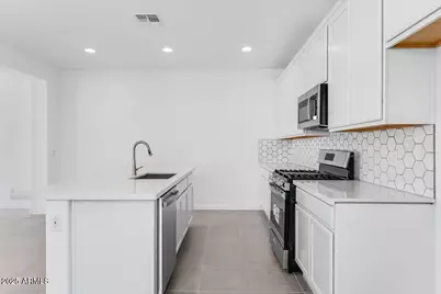 14604 W Sand Hills Road, Surprise, AZ 85387 - Photo 5