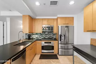 7131 E Rancho Vista Dr, Scottsdale, AZ 85251 - Photo 19