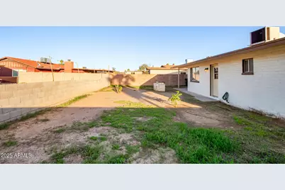 8414 W Monterosa Street, Phoenix, AZ 85037 - Photo 27