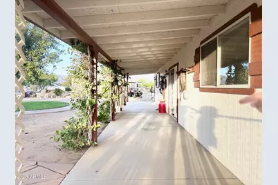 23335 W Staghorn Lane, Congress, AZ 85332 - Photo 11