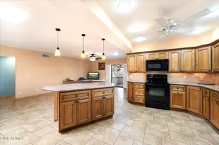 7644 E Sandalwood Dr, Scottsdale, AZ 85250 - Photo 9