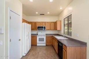 20828 N Shadow Mountain Dr, Surprise, AZ 85374 - Photo 7