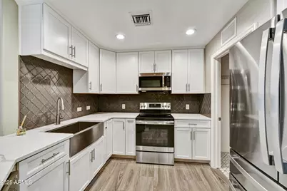 16 W Encanto Boulevard #22, Phoenix, AZ 85003 - Photo 9