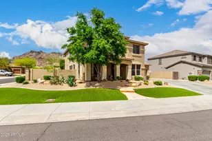 8374 W Rosewood Ln, Peoria, AZ 85383 - Photo 3