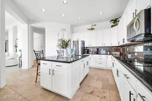 3335 W Carriage Dr, Phoenix, AZ 85086 - Photo 13